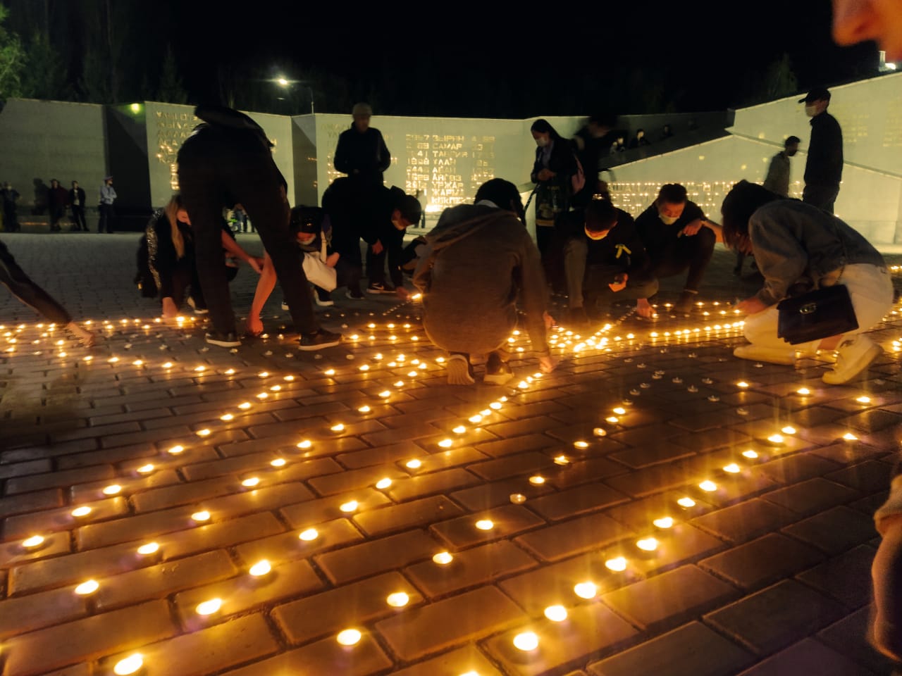 В Усть-Каменогорске акция «Зажги свечу» прошла в новом формате